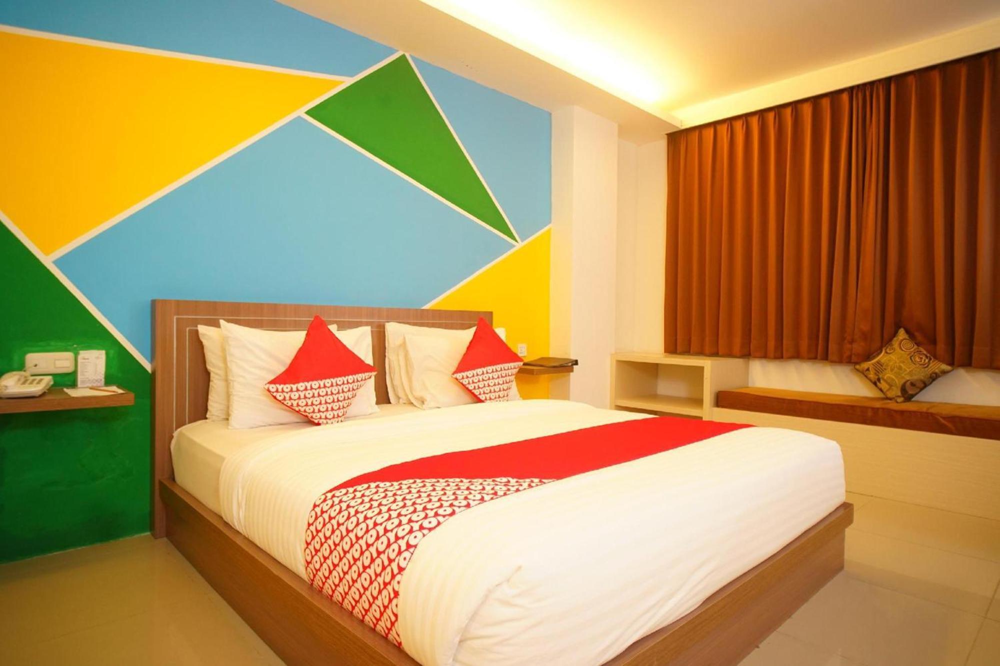 Super Oyo Collection O 166 Hotel Princess Palembang Buitenkant foto
